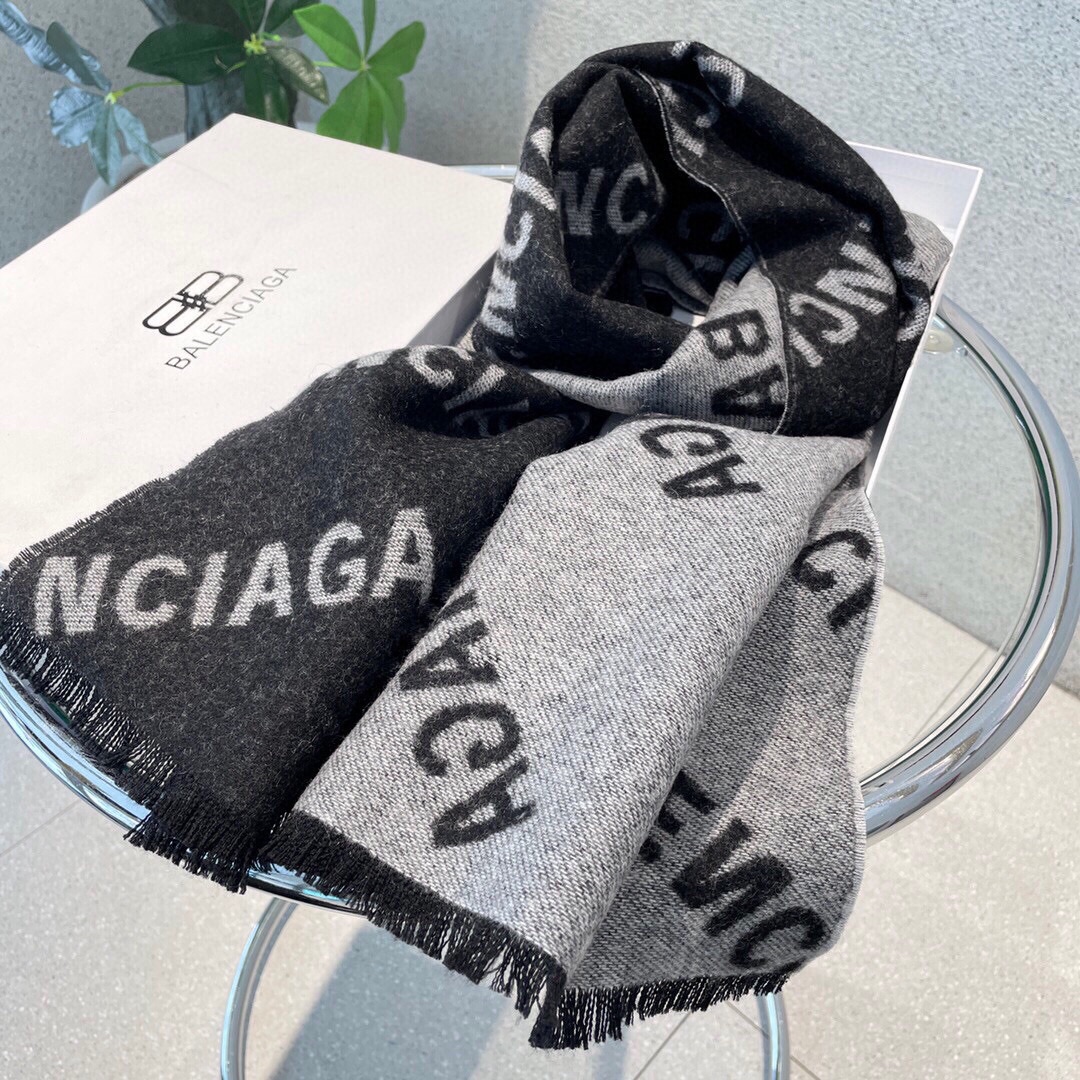 Streetwear Scarf BURBERRY 329064 size�?2*180cm - vstockx