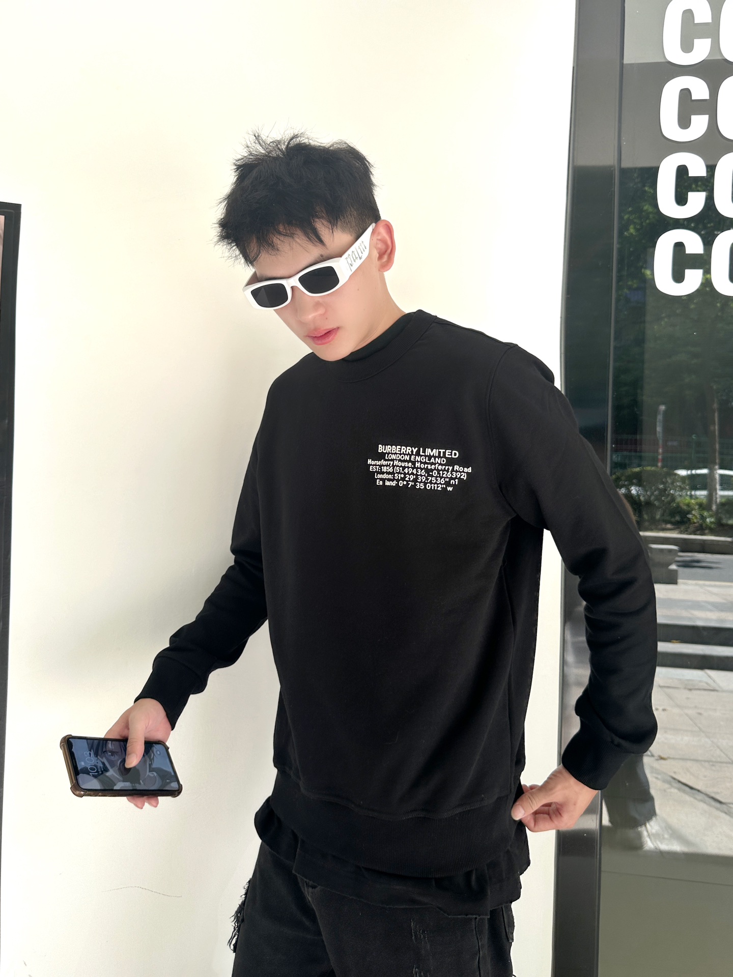 Clothes Burberry 810 - vstockx