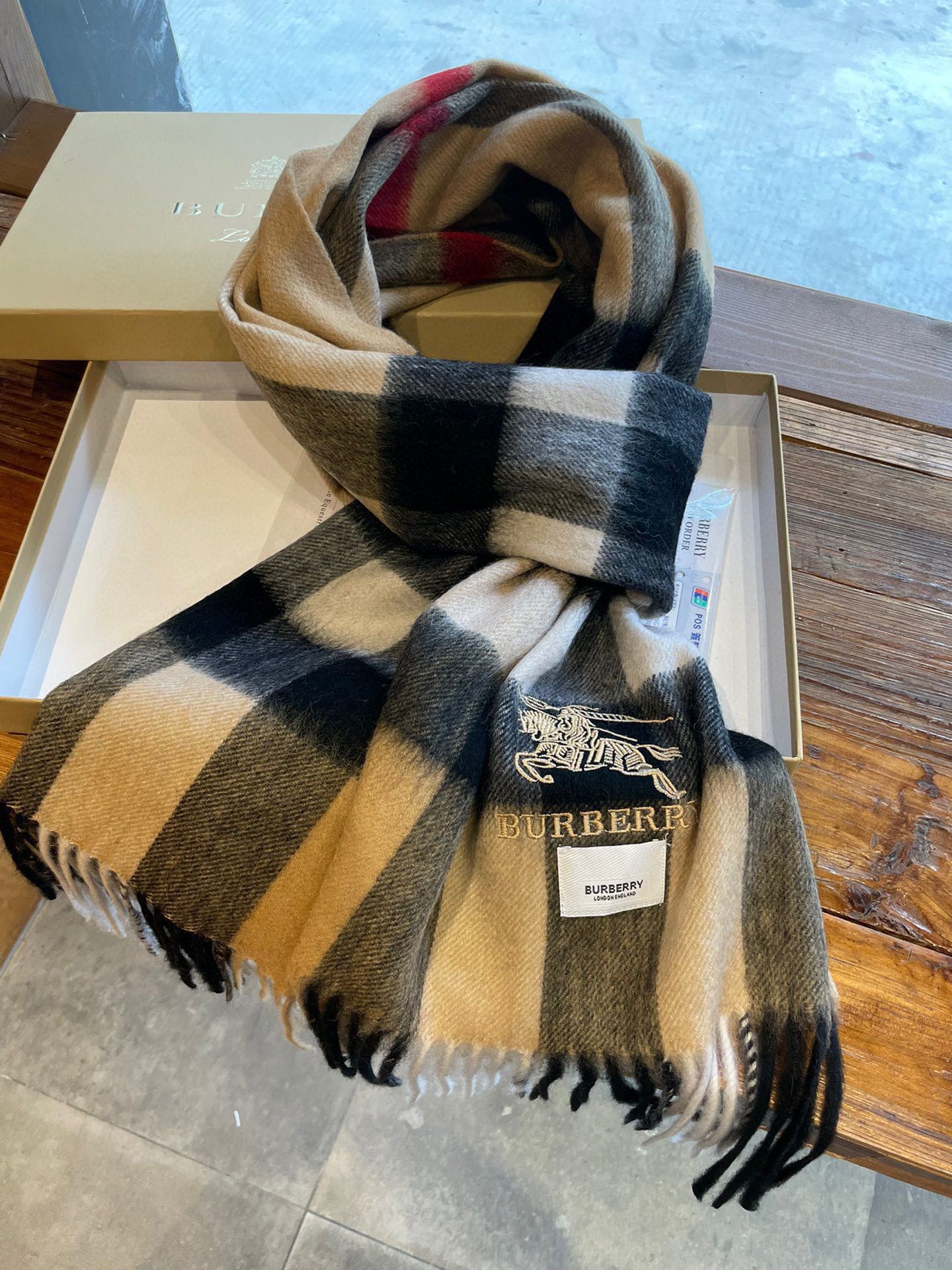 Streetwear Scarf Burberry 329087 size:35*200cm - vstockx