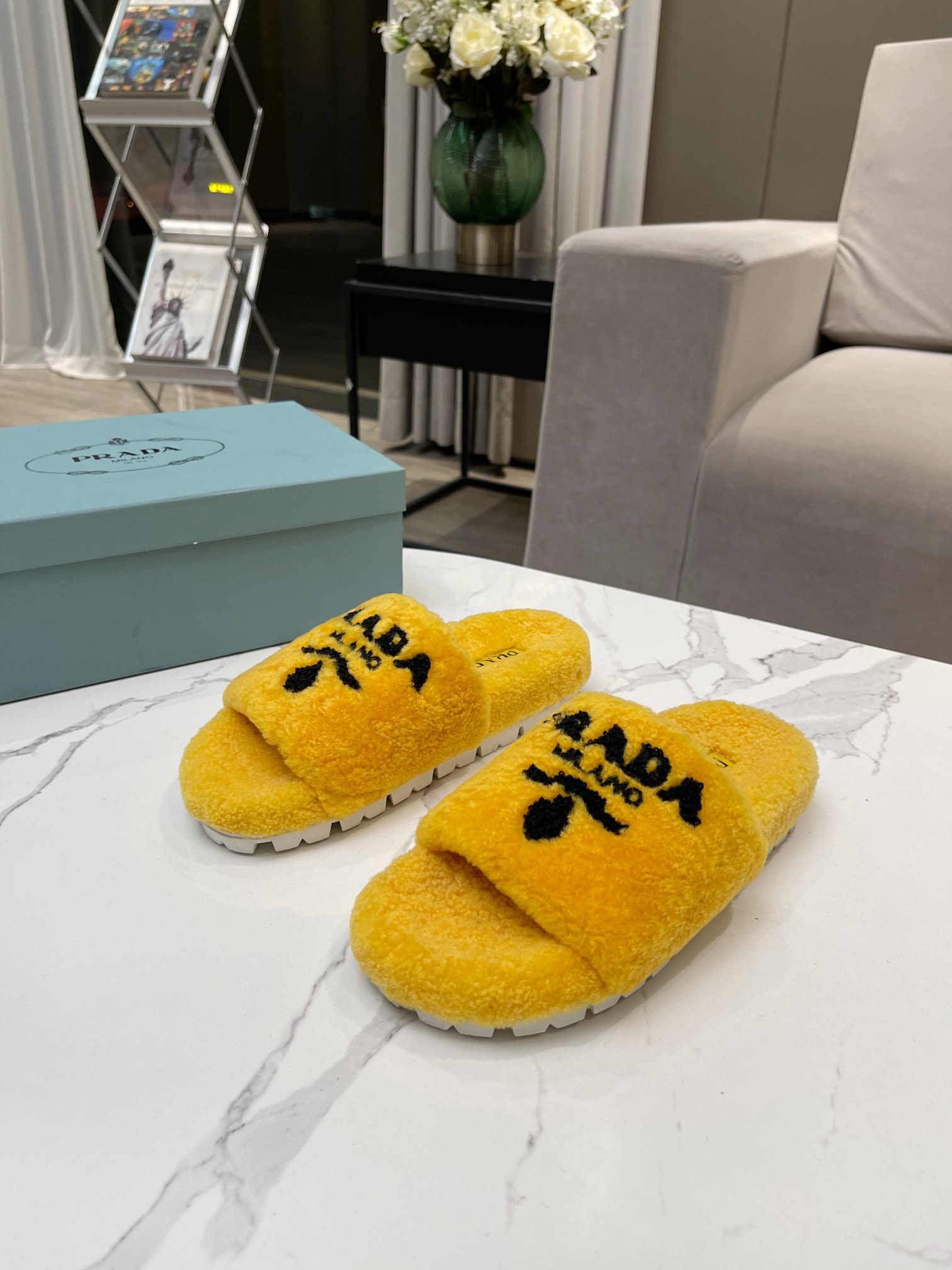 Prada Flat Sandals 7 - vstockx