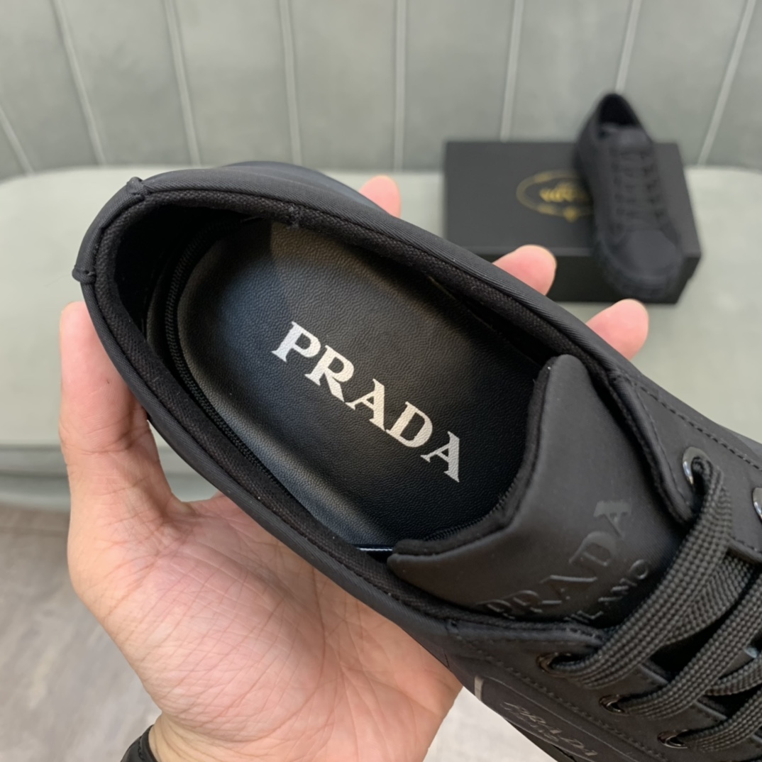 Prada Wheel Cassetta sneaker 6 - vstockx