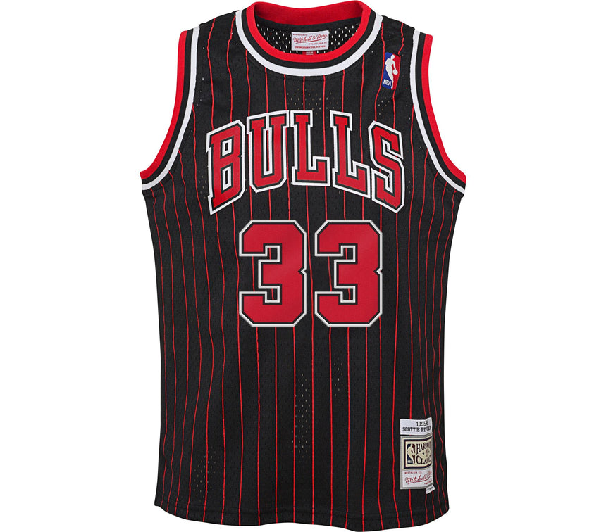 Youth Chicago Bulls Scottie Pippen Mitchell & Ness Black 1995-96 Hardwood Classics Swingman Jersey - vstockx