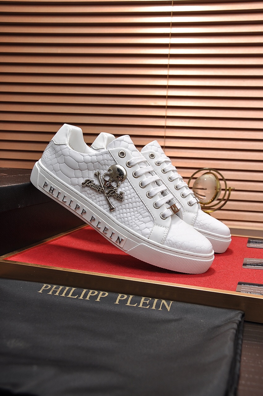 Philipp Plein Low Top Sneakers 19 - vstockx