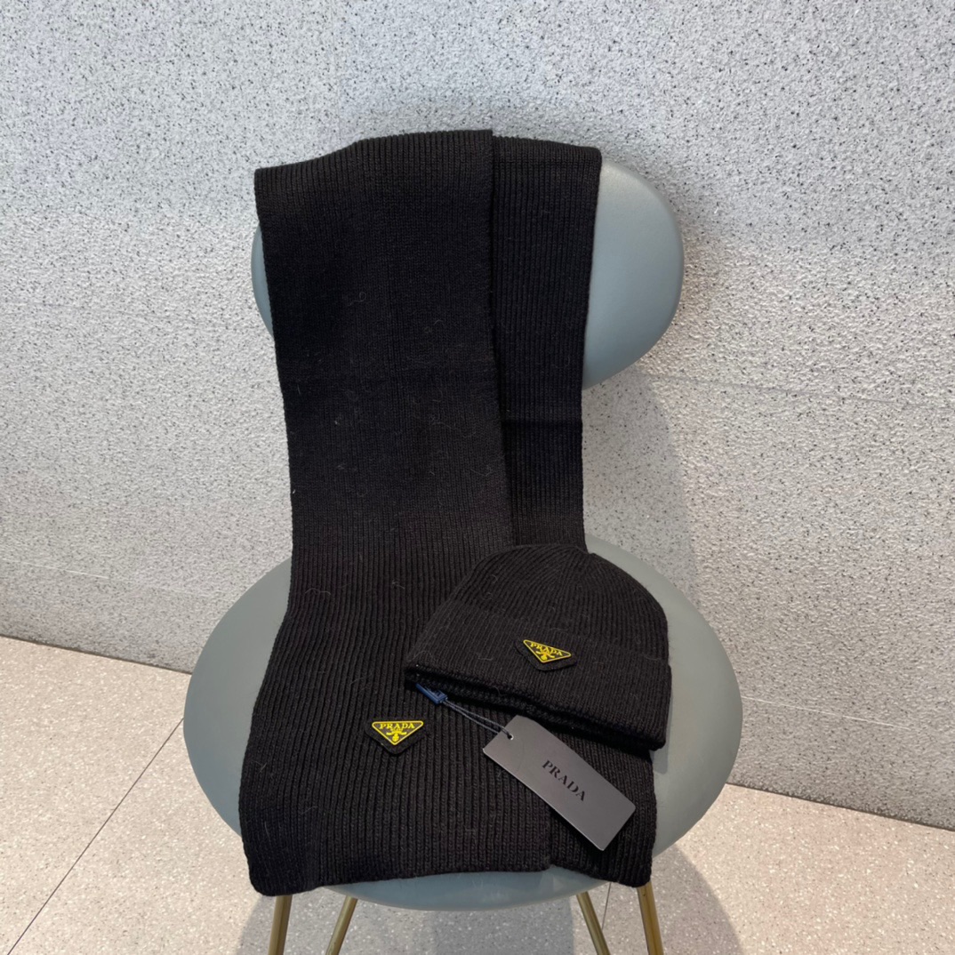 Hat & Scarf Prada 4 - vstockx