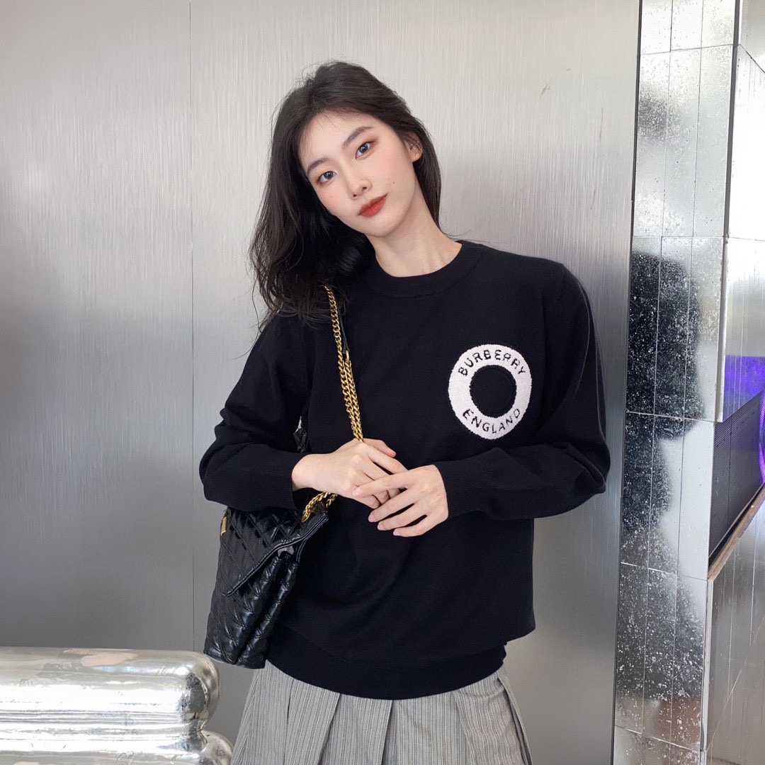 Clothes Burberry 713 - vstockx