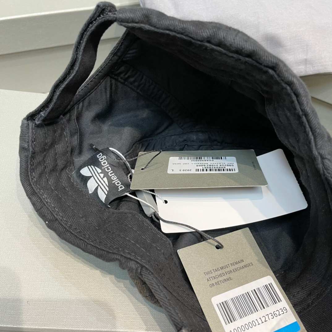 Streetwear Hat & Scarf Balenciaga 6 - vstockx