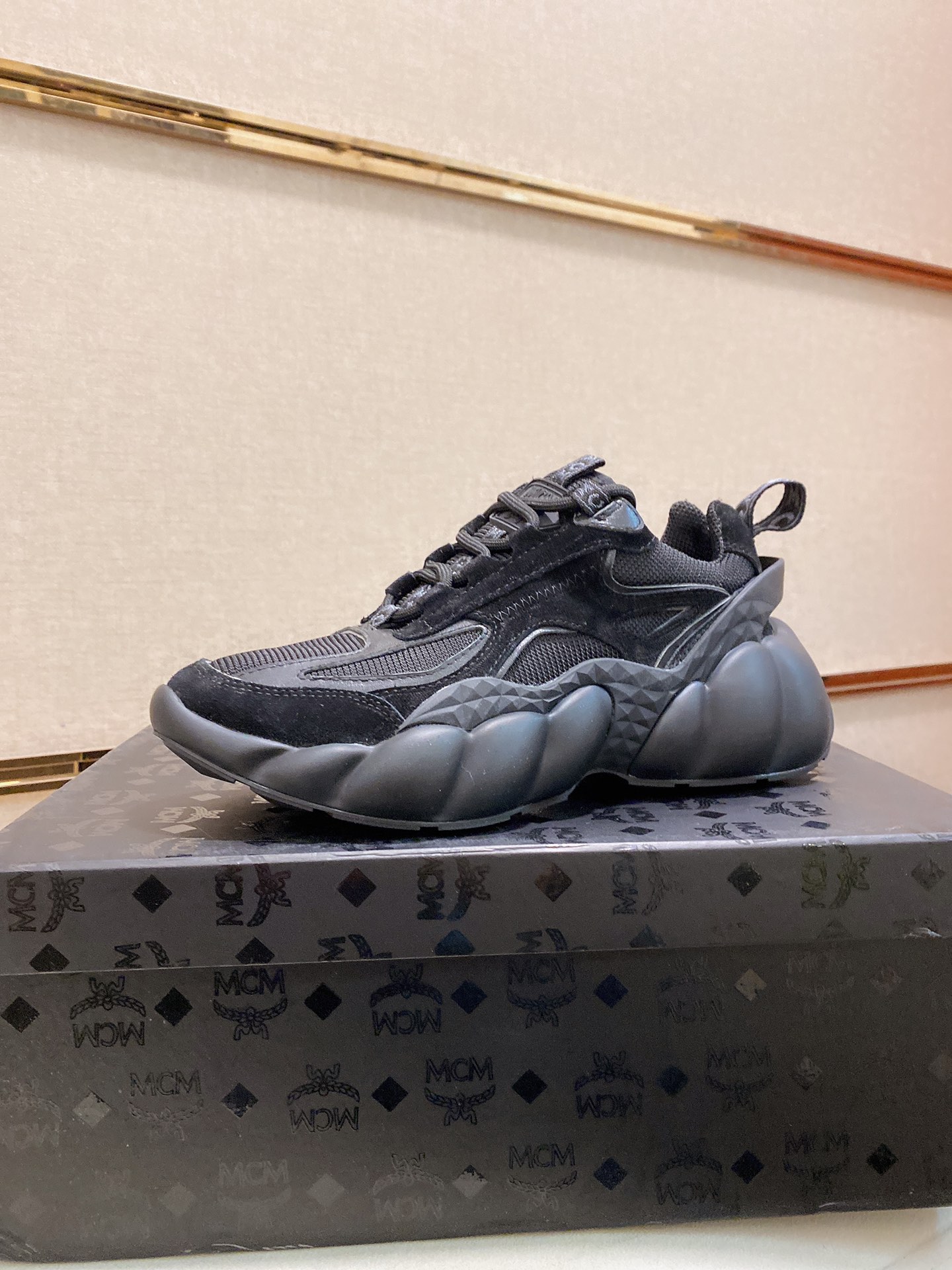 MCM Low Top Logo Lace-up Sneakers 4 - vstockx