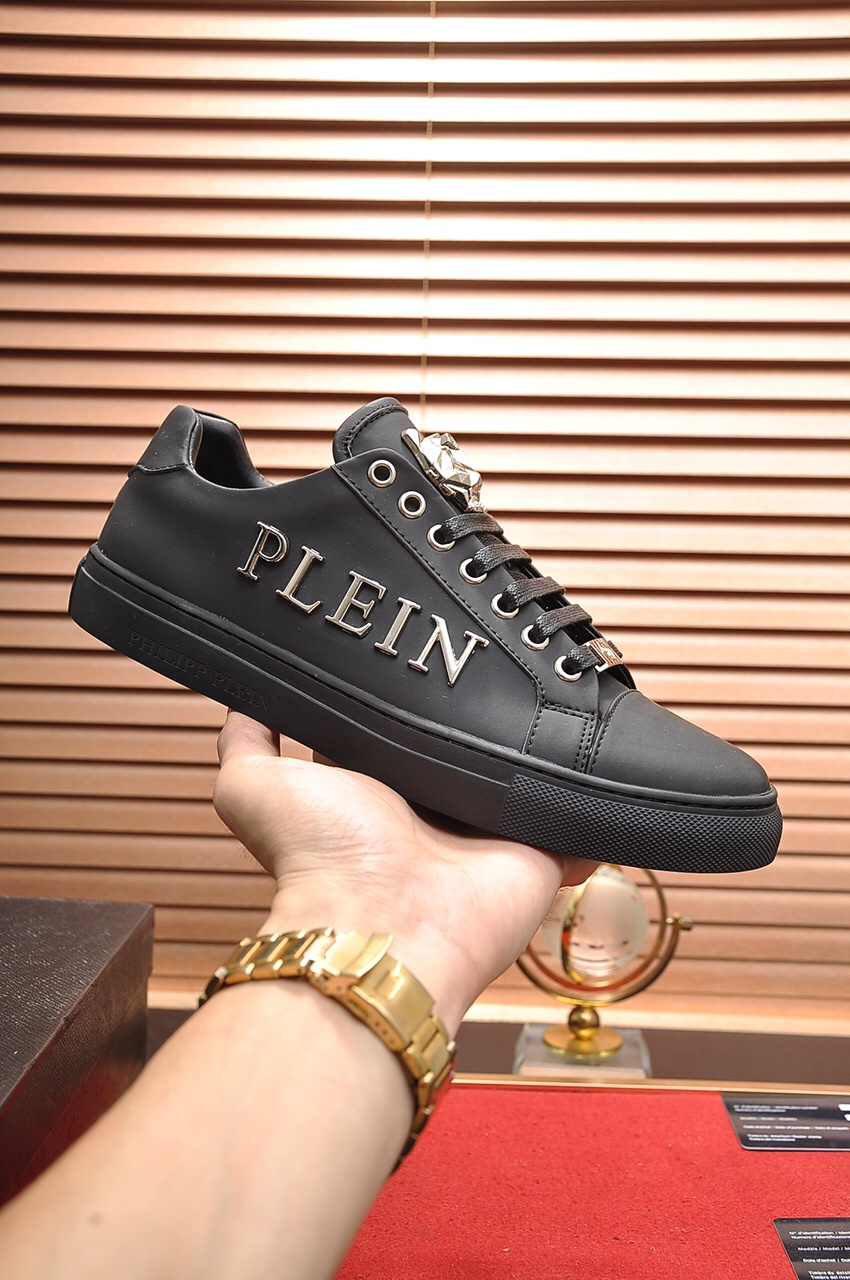 Philipp Plein Low Top Sneakers 9 - vstockx