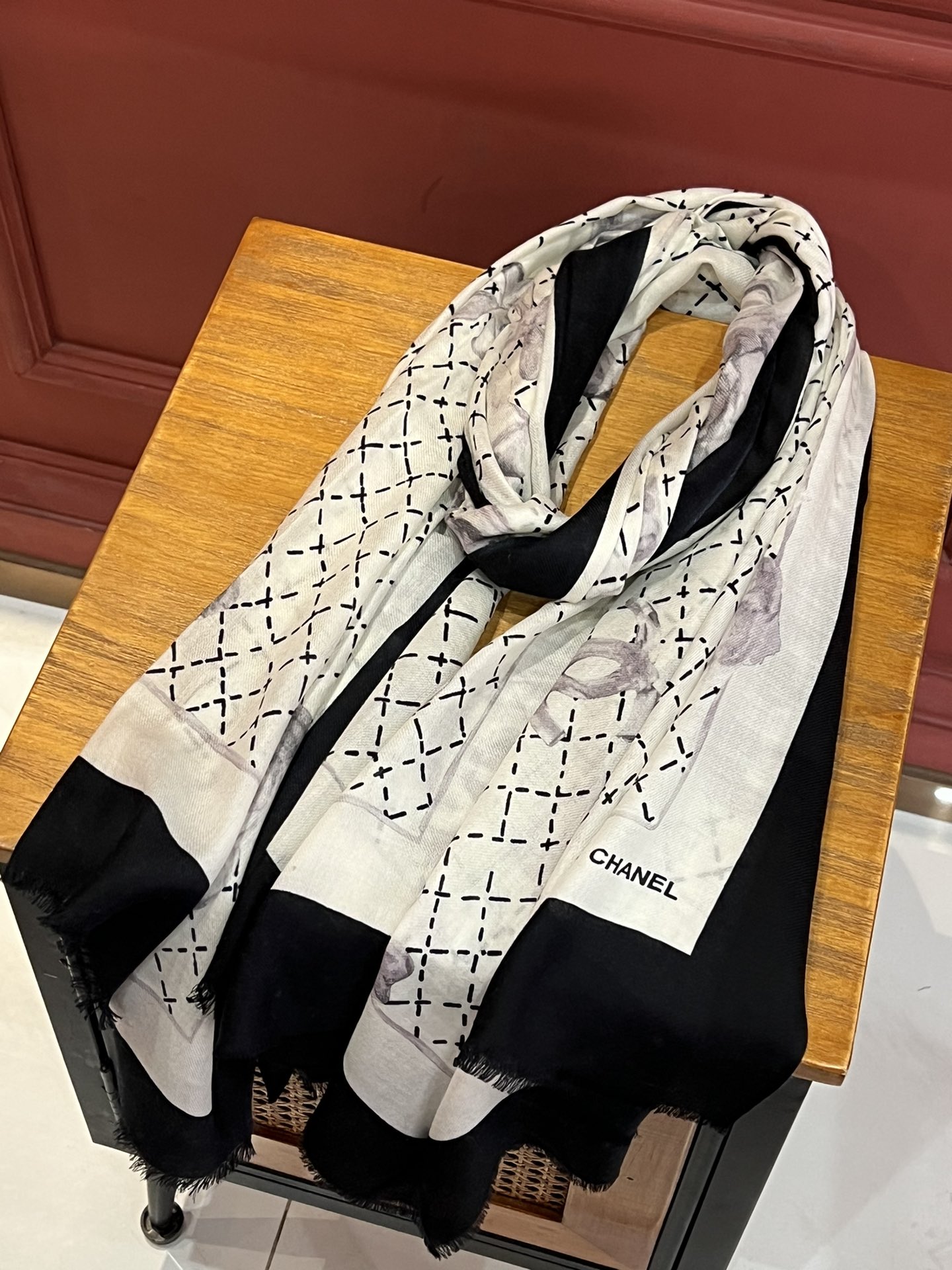 Streetwear Scarf CHANEL 328979 size:100×200cm - vstockx