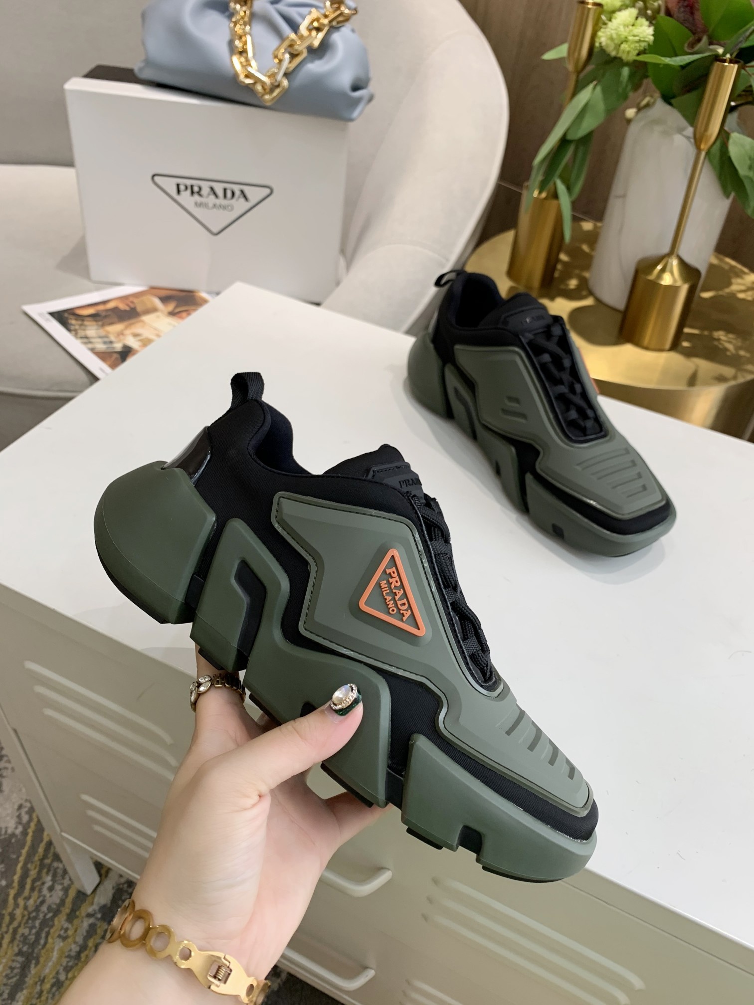 Prada Low Top sneaker 41 - vstockx