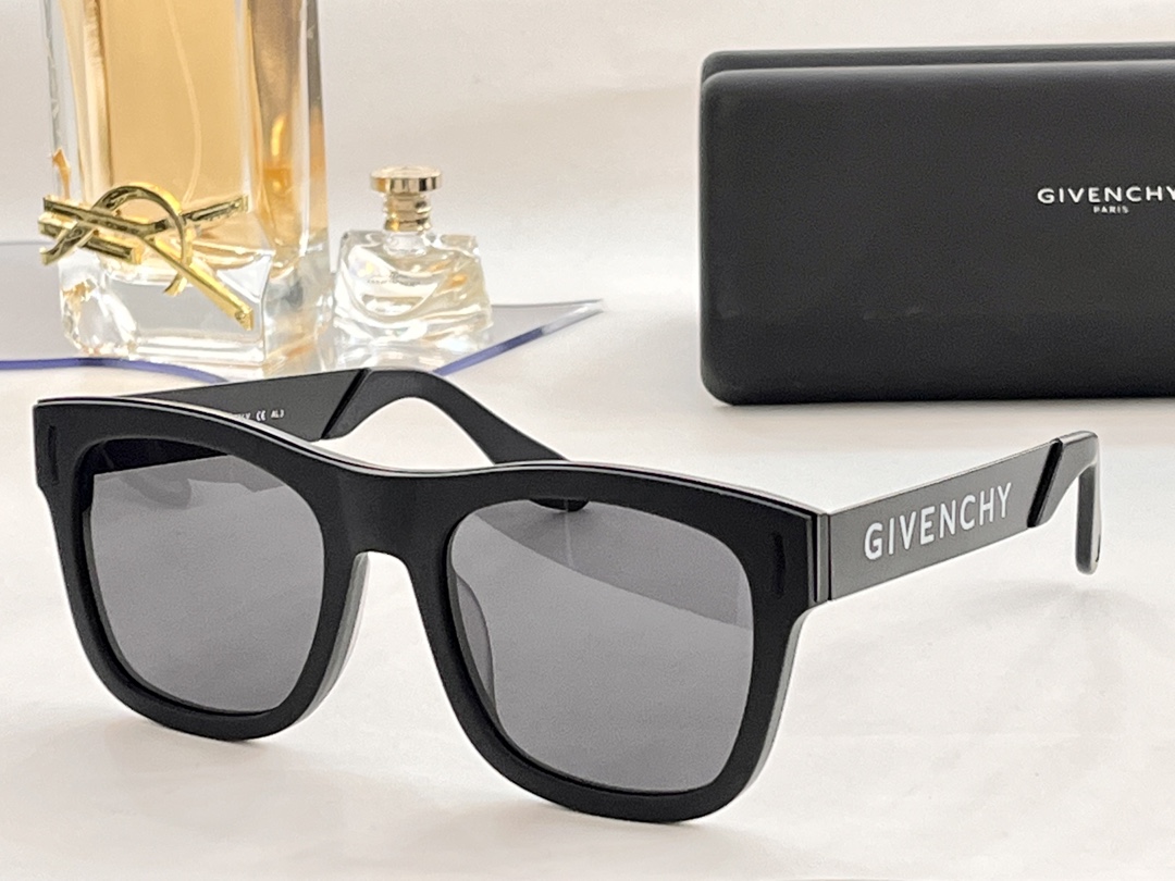 sunglasses Givenchy GV7016 Size:52-21-145 - vstockx