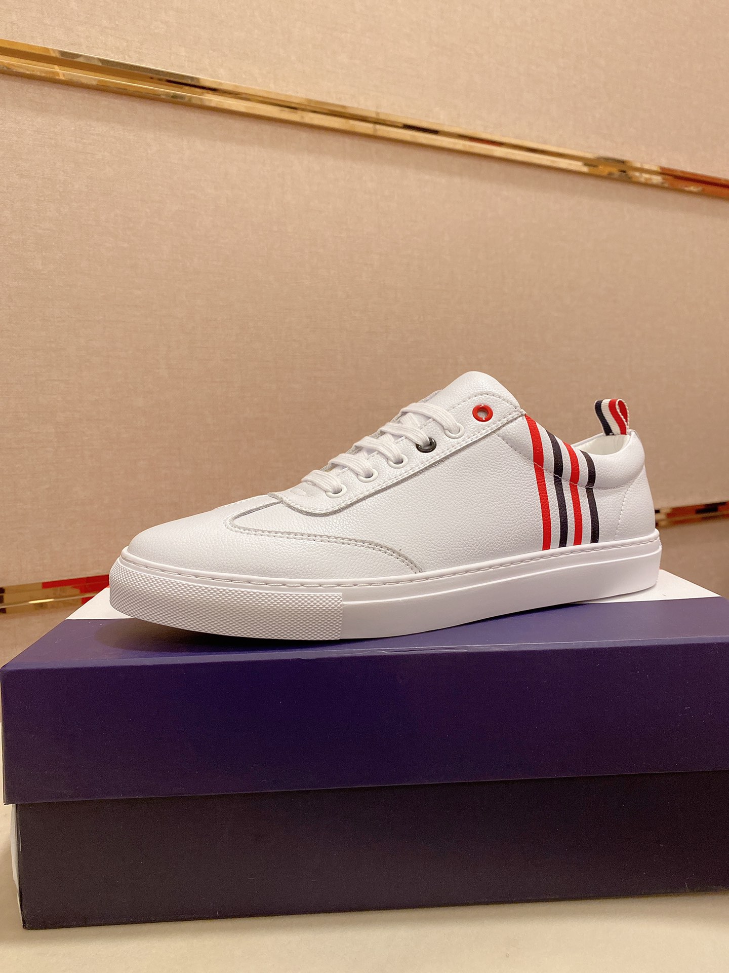 Thom Browne Low Top Sneaker 9 - vstockx