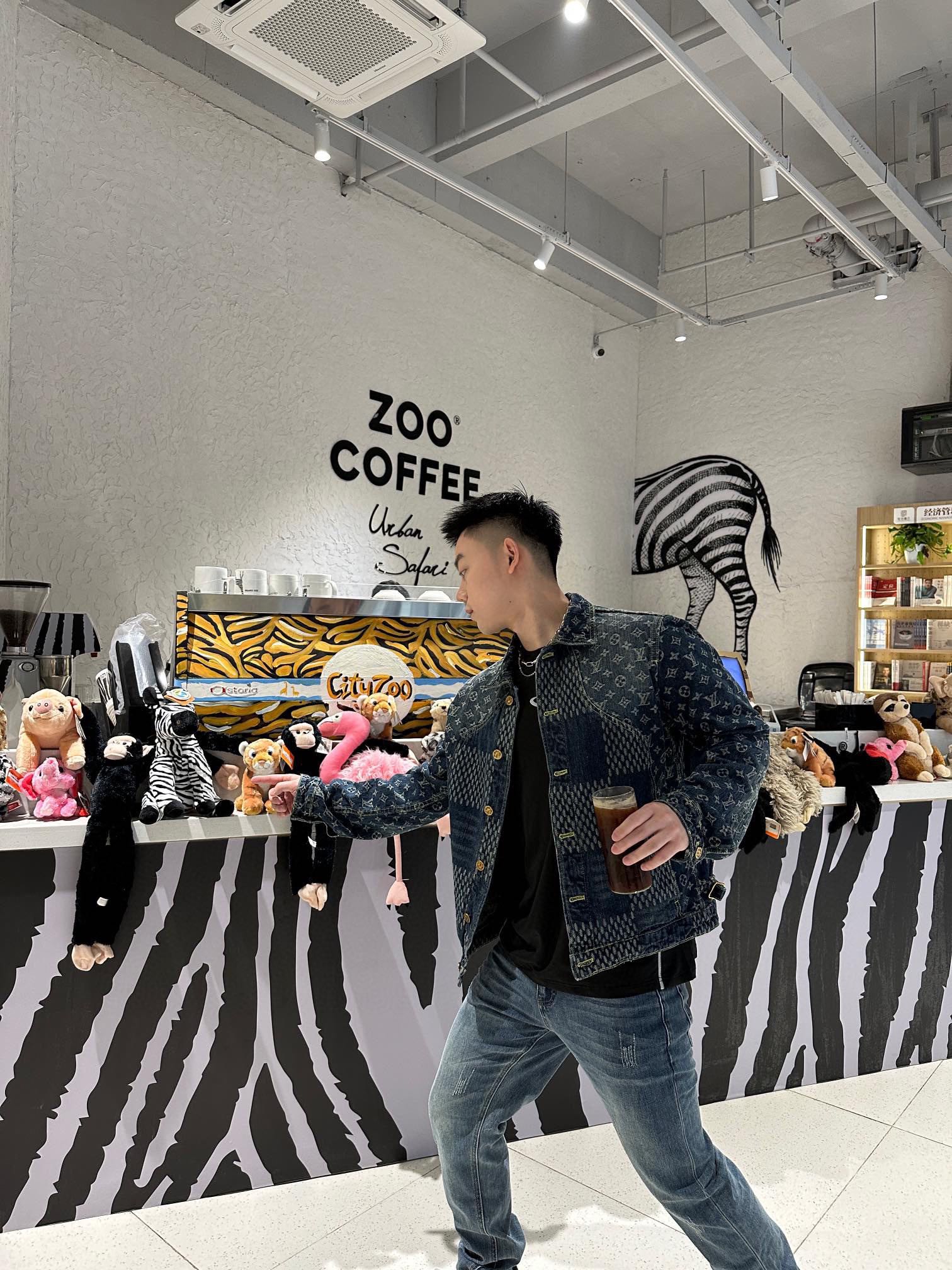 Clothes Louis Vuitton 1325 - vstockx