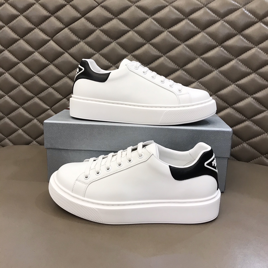 Prada Low Top sneaker 33 - vstockx