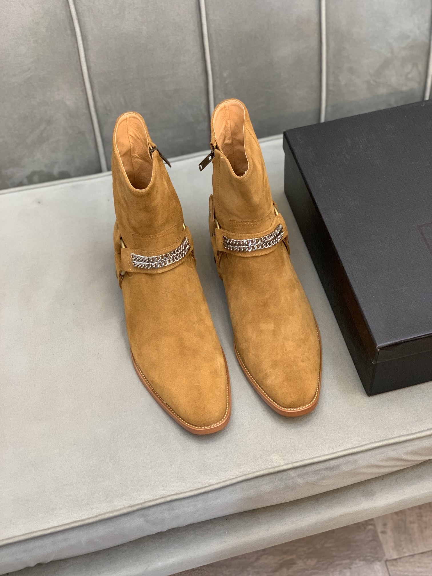 Saint Laurent Boots 4 - vstockx
