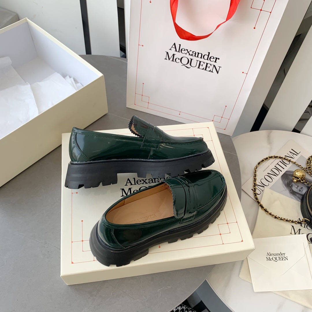 Alexander MCQueen woman is 35-40 - vstockx