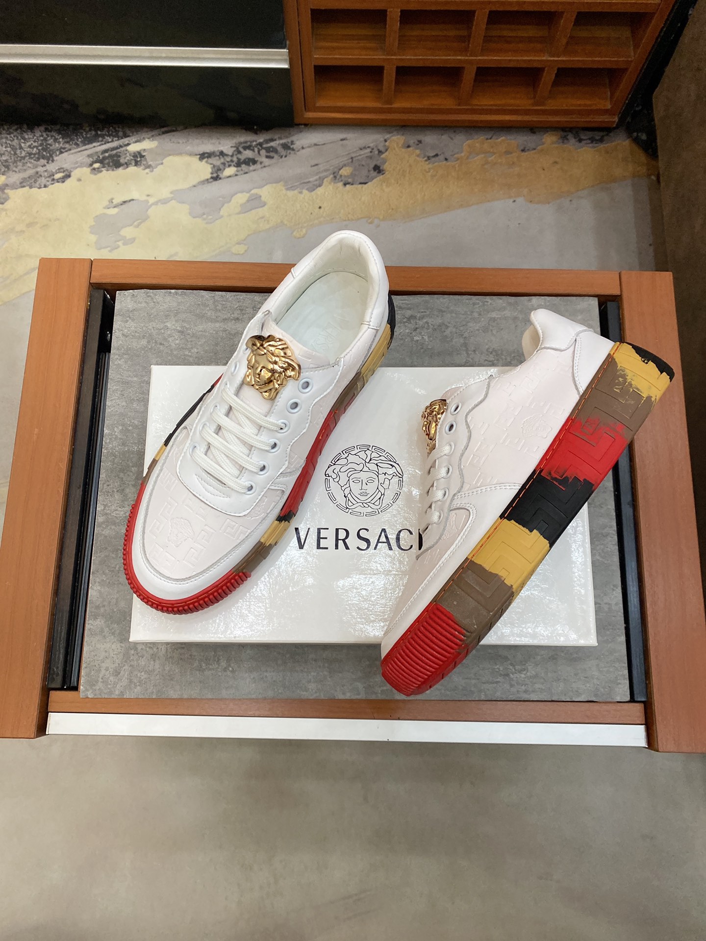 Versace Greca Sneaker 7 - vstockx