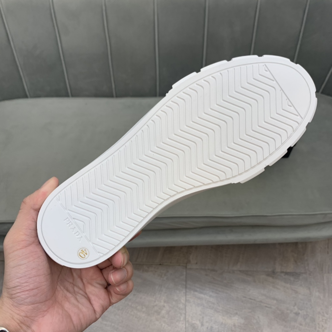 Prada Wheel Cassetta sneaker 5 - vstockx