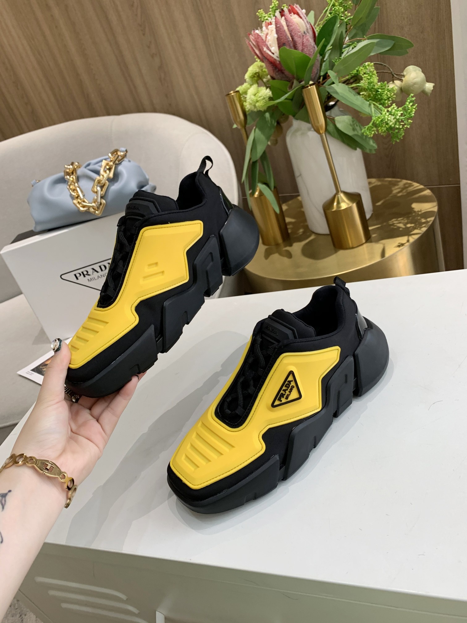 Prada Low Top sneaker 42 - vstockx