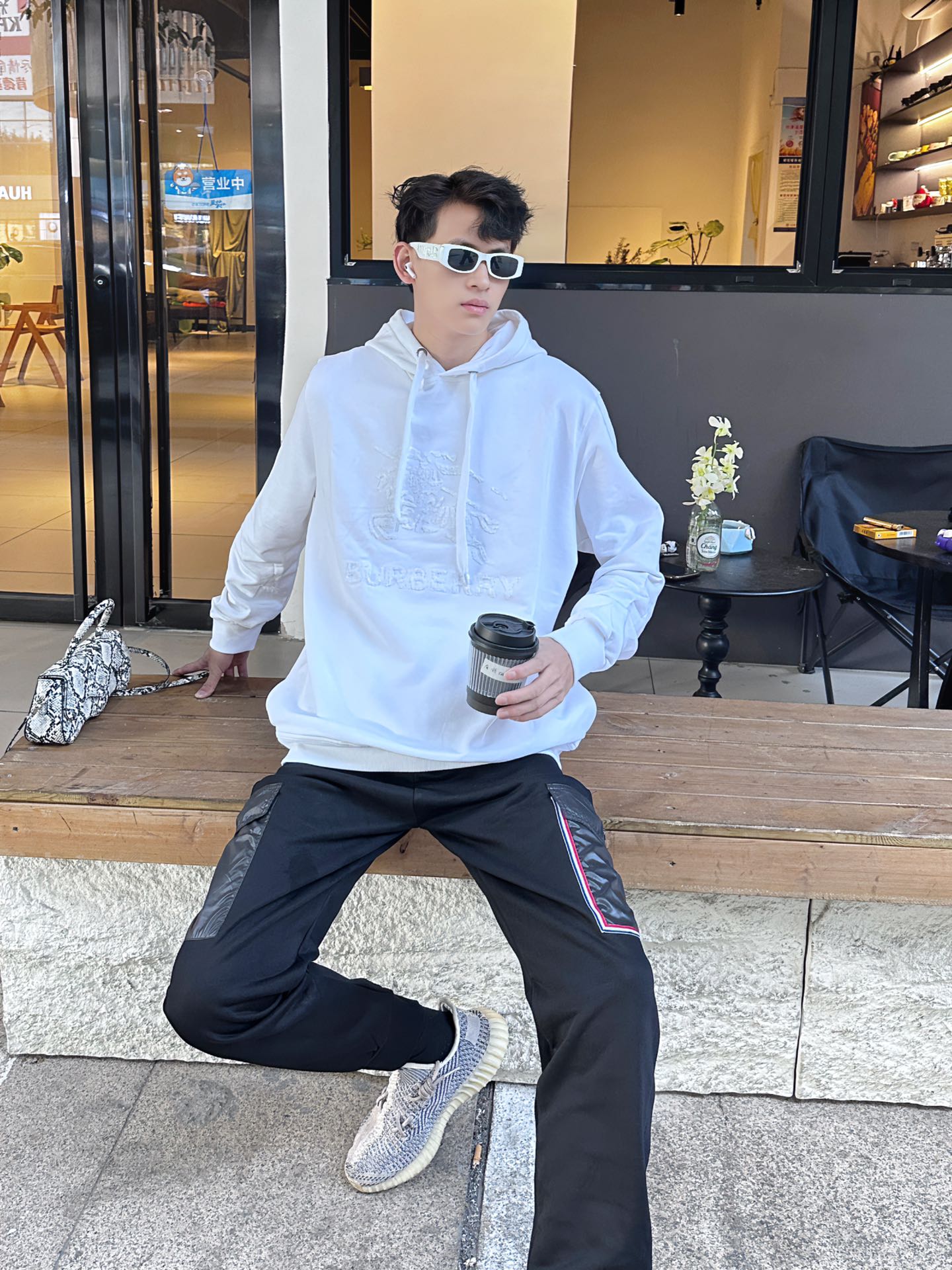 Clothes Burberry 822 - vstockx