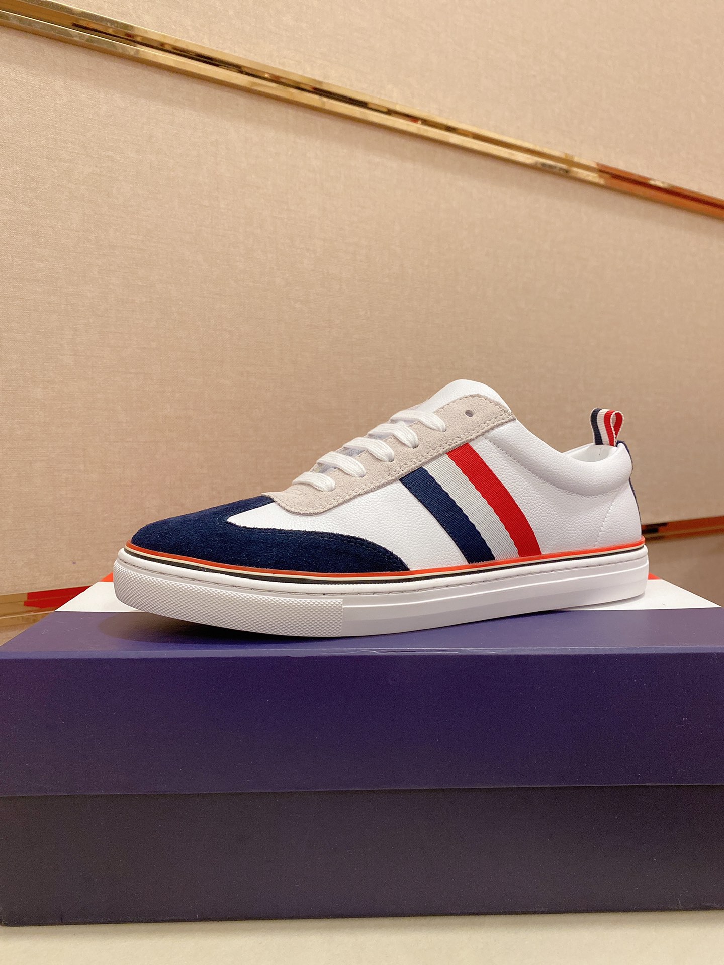 Thom Browne Low Top Sneaker 7 - vstockx