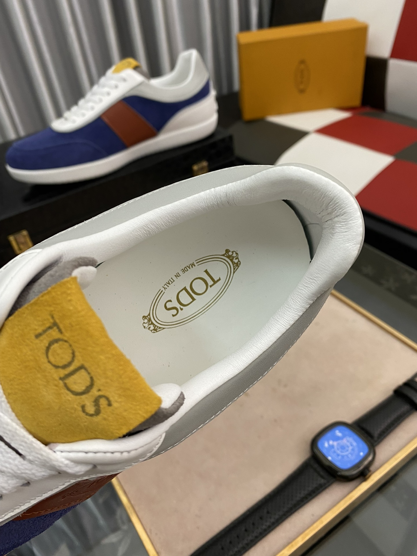 TOD'S Tabs Sneaker 3 - vstockx