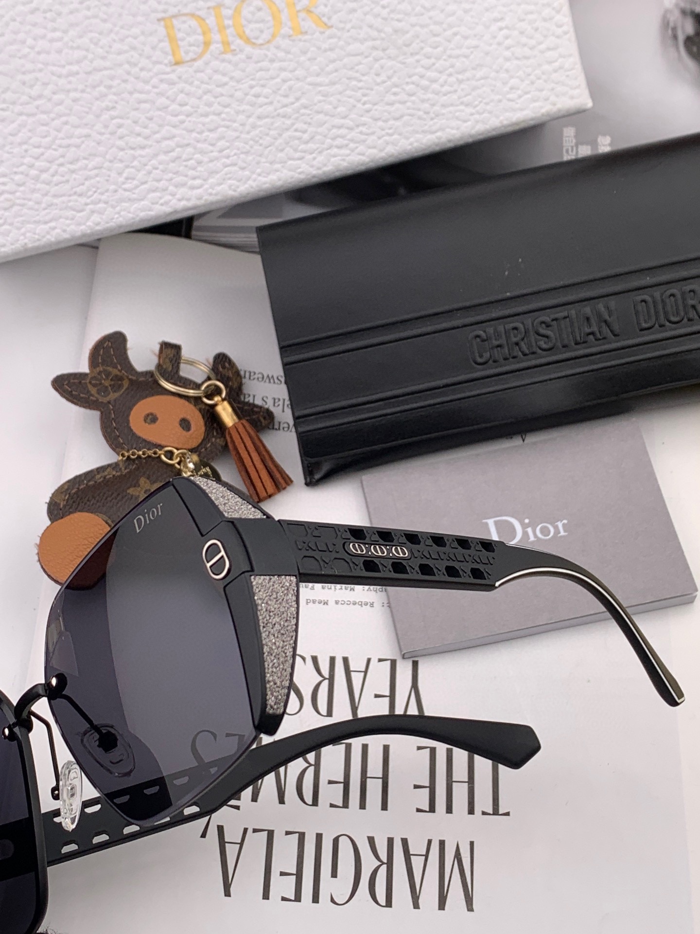 sunglasses Dior CD5296 - vstockx