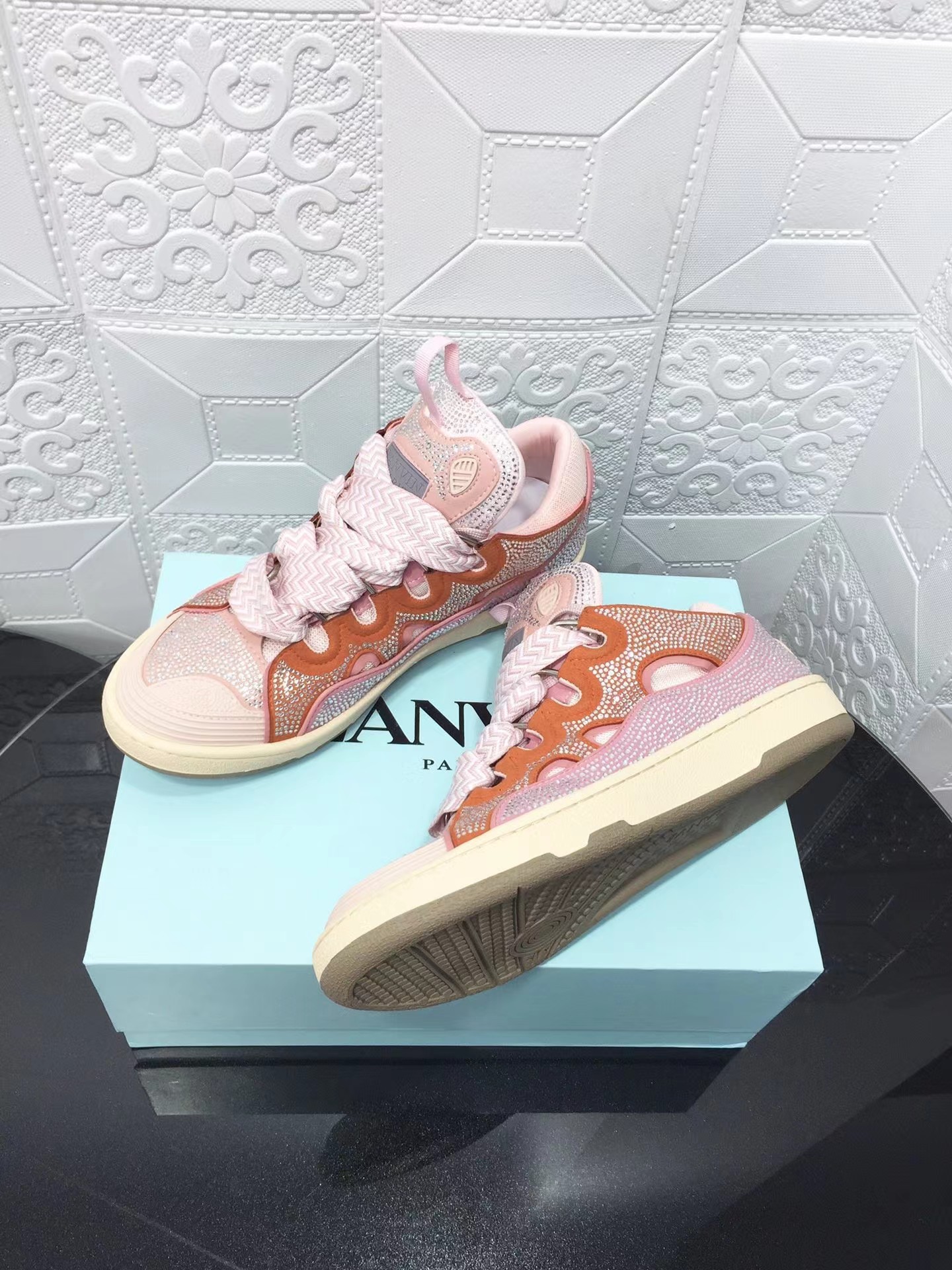 Lanvin Leather Curb Pink Sequins - vstockx