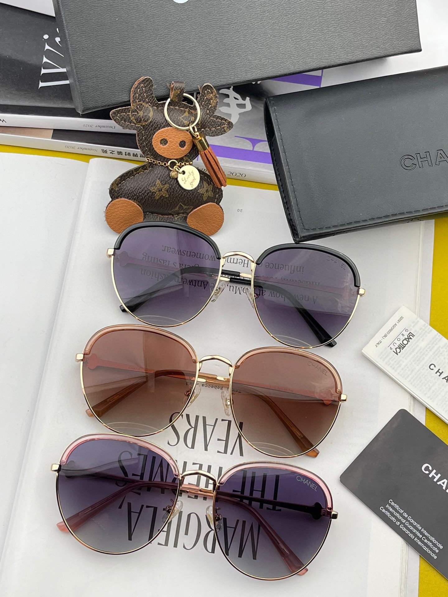 Sunglasses Chanel CH5594 - vstockx