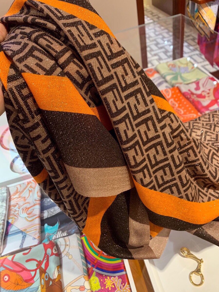 Streetwear Scarf FENDI 329000 SIZE:100*200cm - vstockx