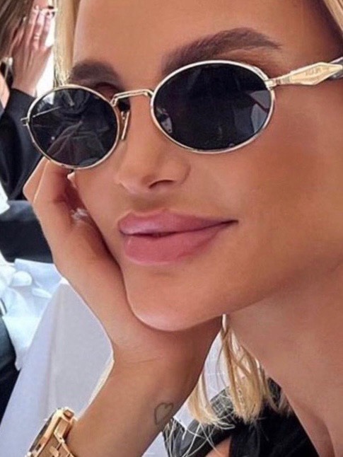 sunglasses Prada SPR65Z - vstockx