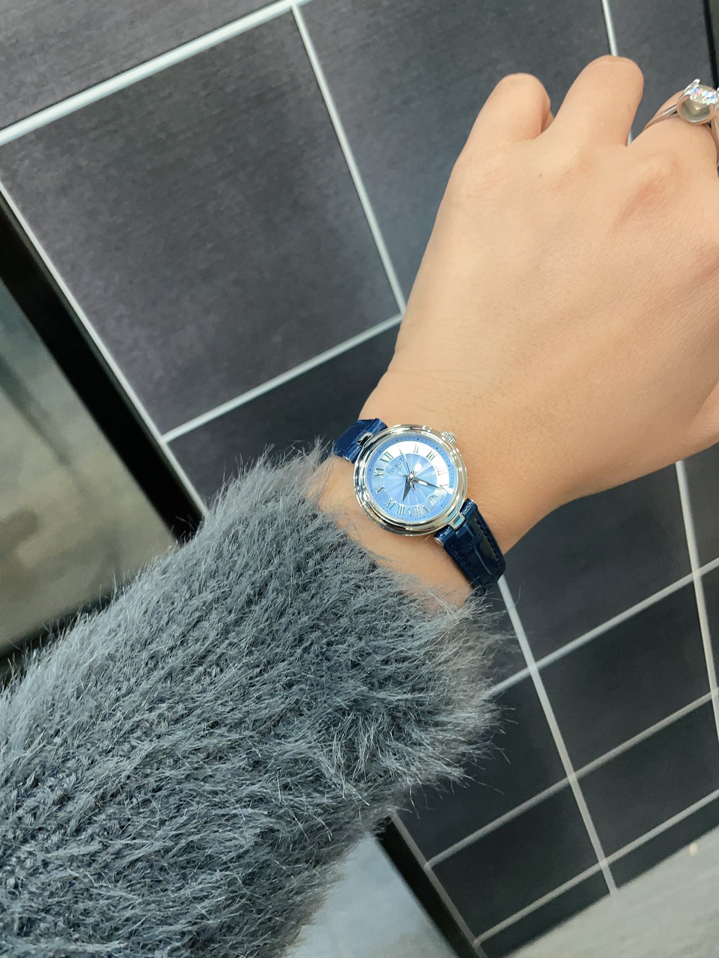 Watches Tissot 322501 size:26 mm - vstockx