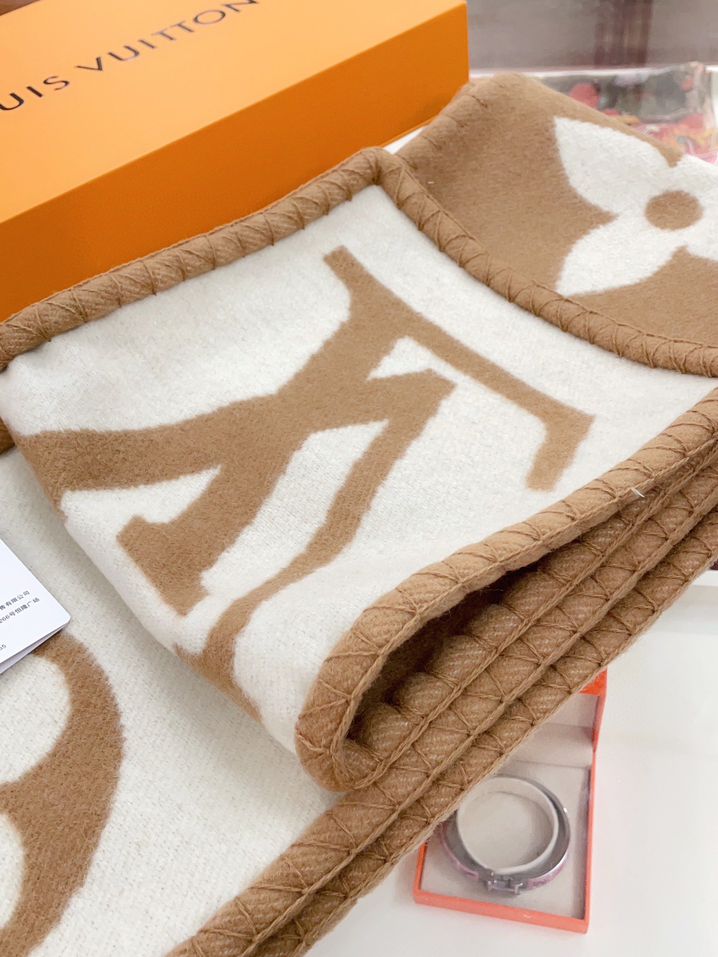 Streetwear Scarf LV 328765 SIZE:240*26cm - vstockx