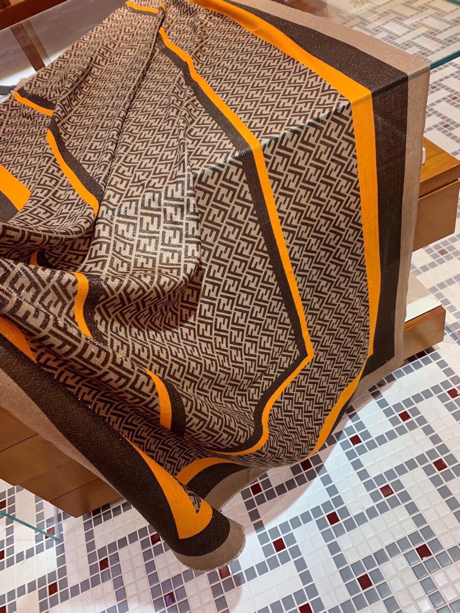 Streetwear Scarf FENDI 329000 SIZE:100*200cm - vstockx