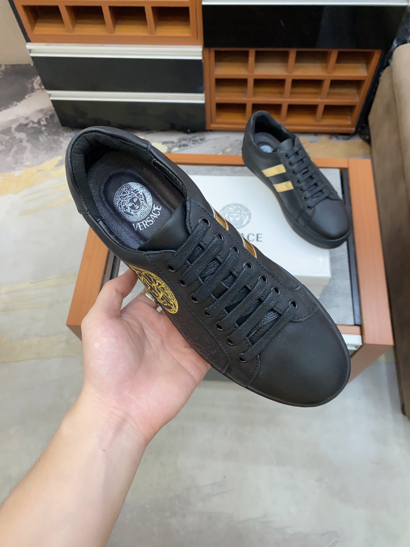 Versace Greca Sneaker 2 - vstockx