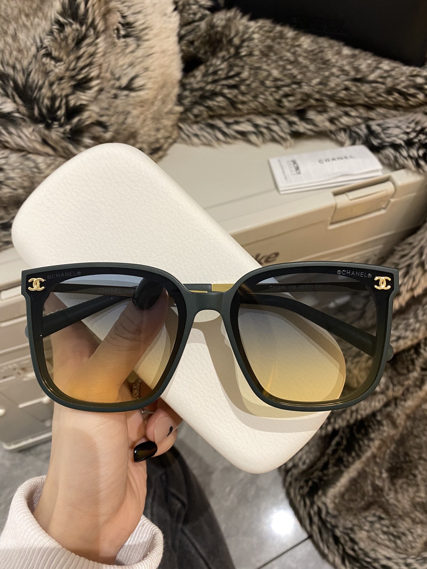 Sunglasses Chanel CH7286 size 62��15-145 - vstockx