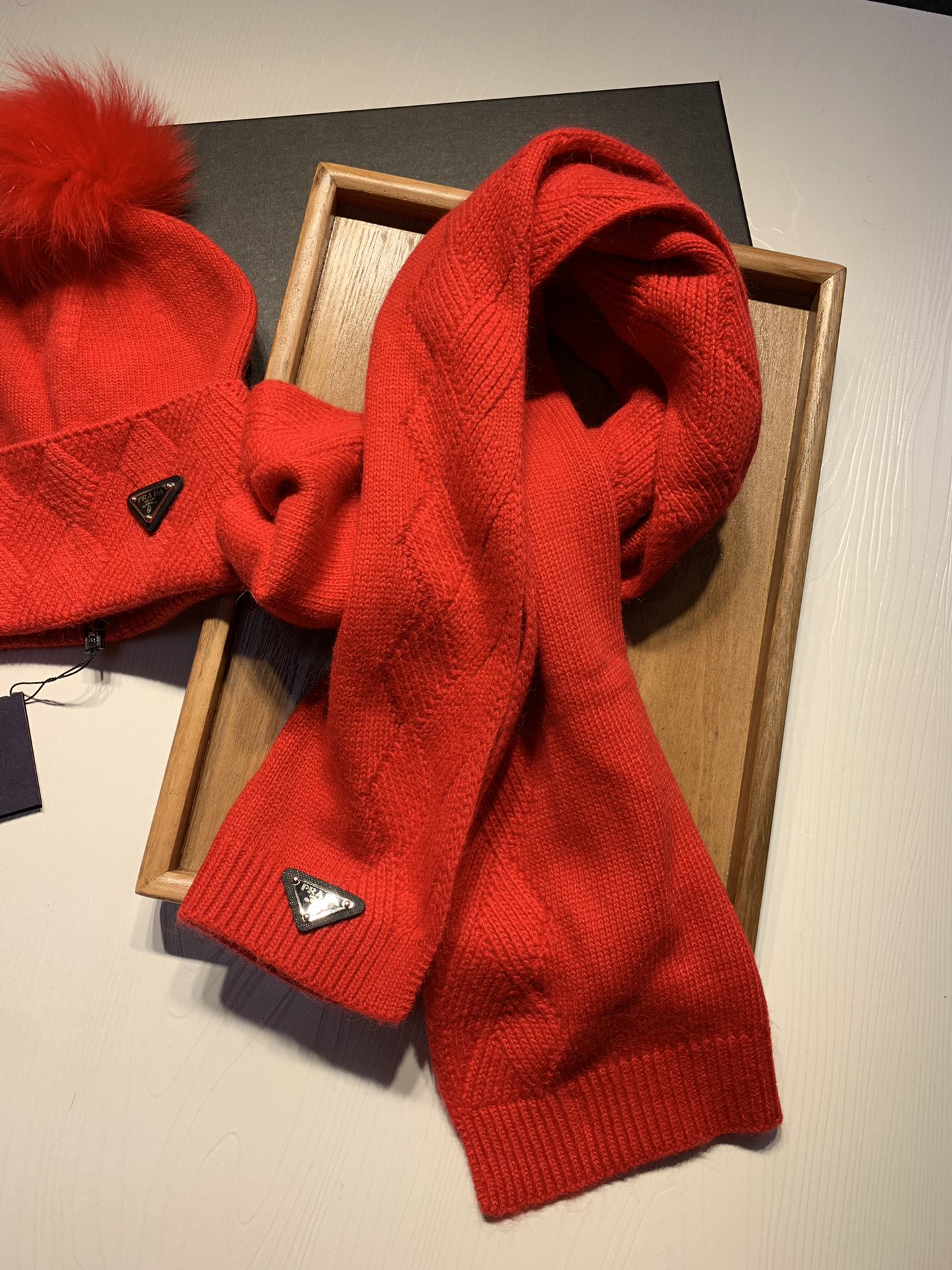 Hat & Scarf Prada 3 - vstockx