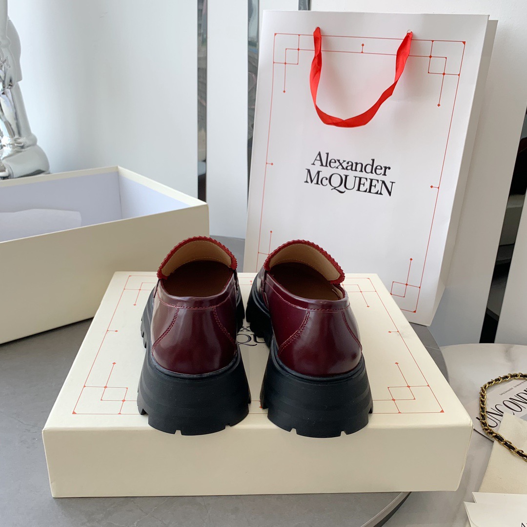 Alexander MCQueen woman is 35-40 - vstockx