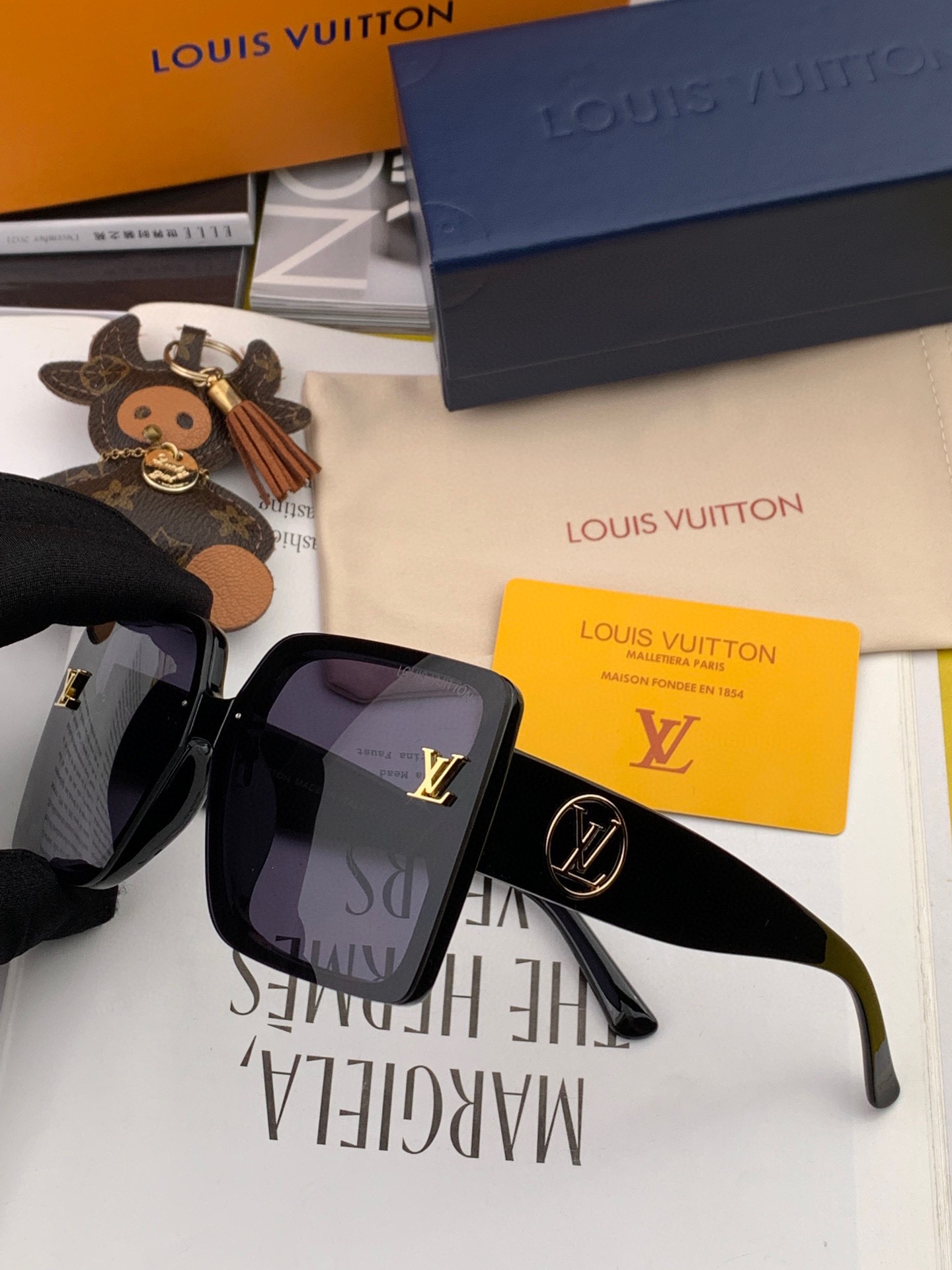 Sunglasses Louis Vuitton L8270 - vstockx