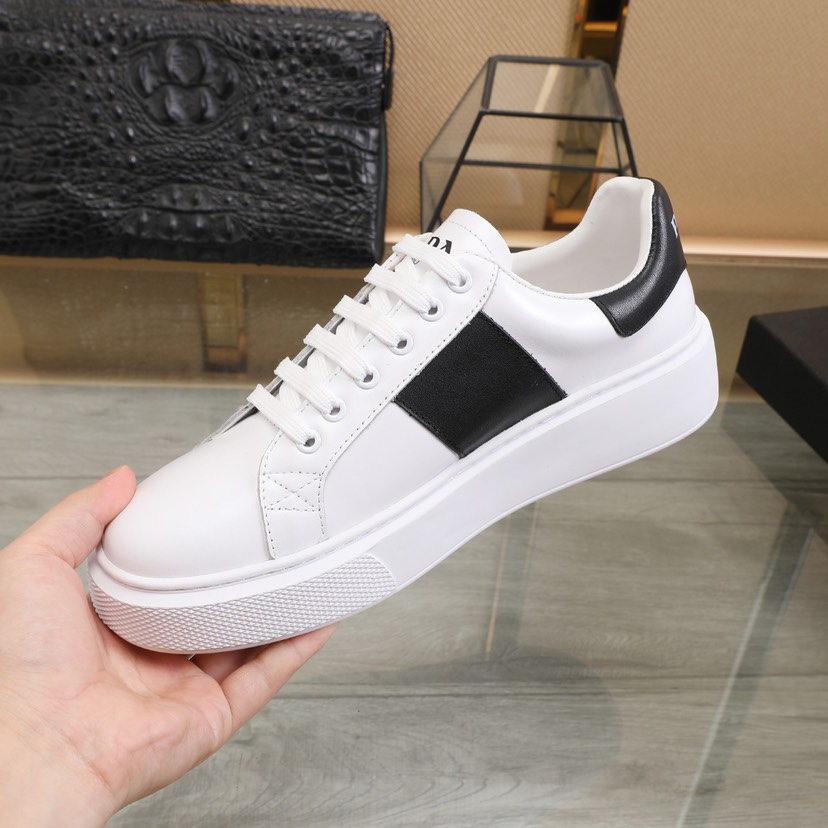 Prada Low Top sneaker 36 - vstockx