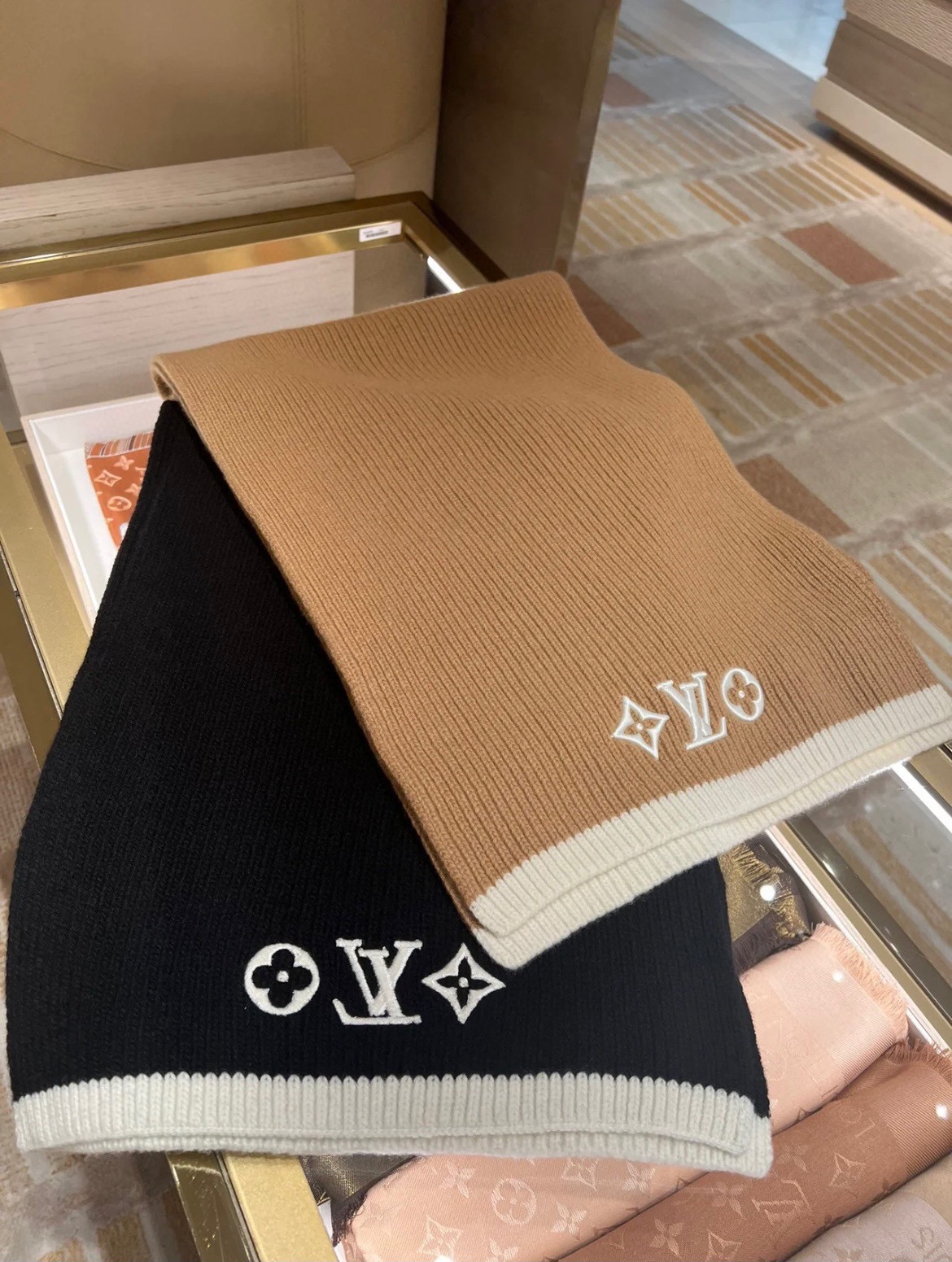 Streetwear Scarf LV 328863 SIZE:35*200cm - vstockx