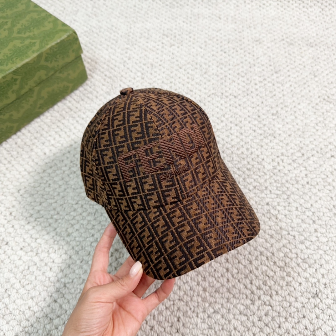 Streetwear Hat Fendi 329351 - vstockx
