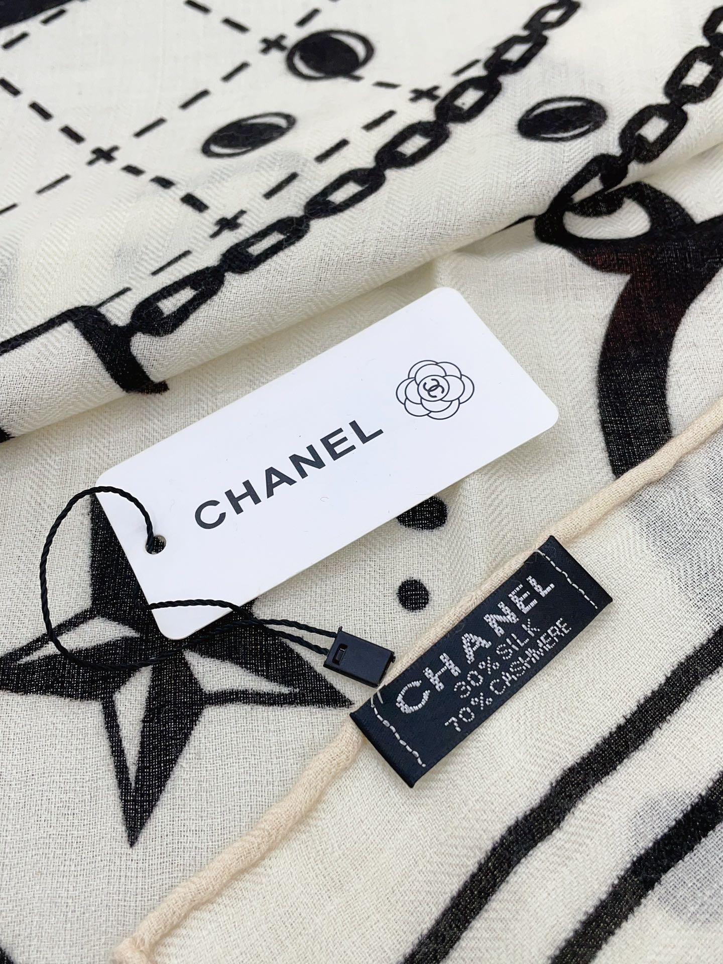 Streetwear Scarf CHANEL 328831 size:140*140cm - vstockx