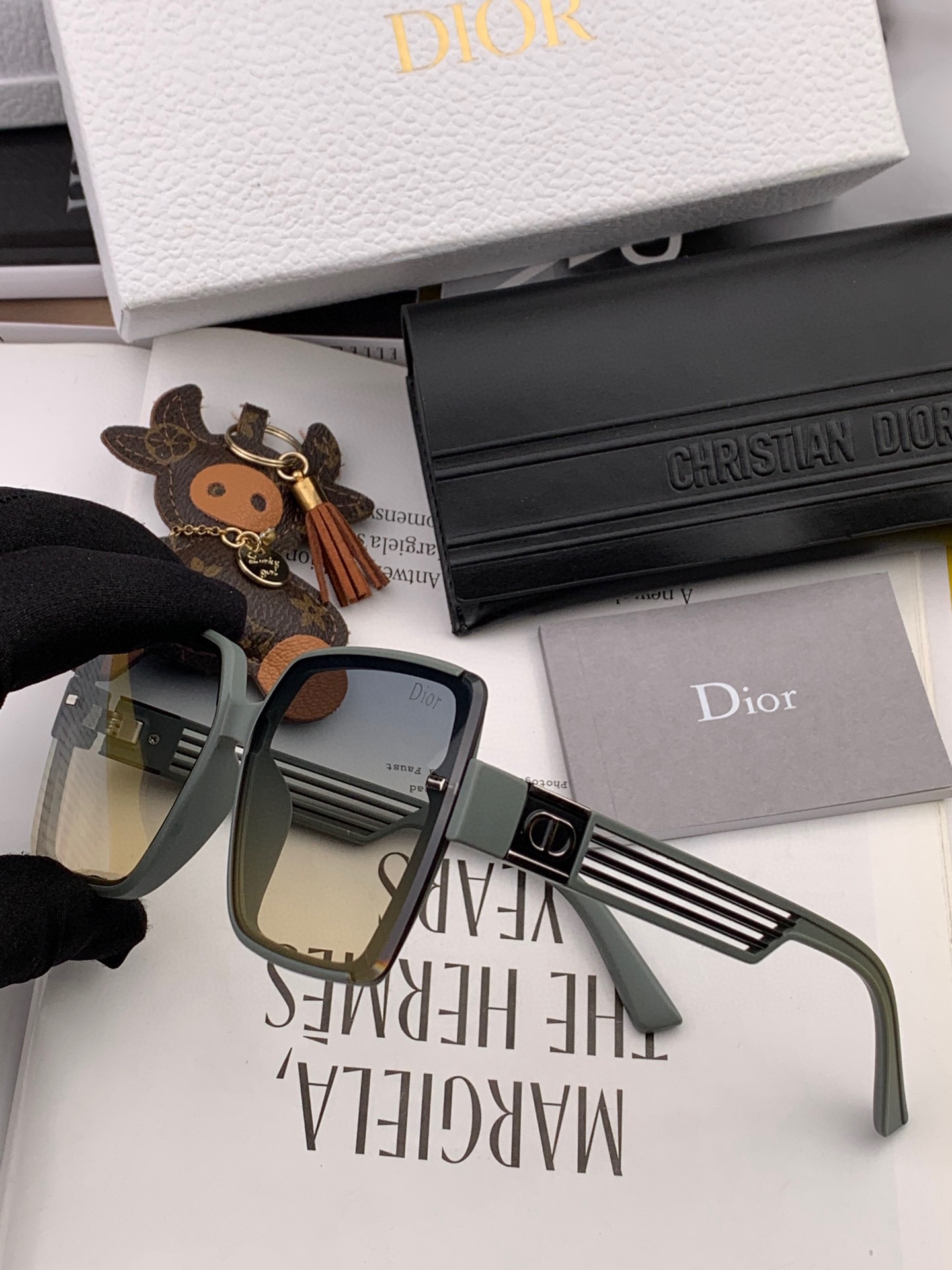 sunglasses Dior CD7780 - vstockx