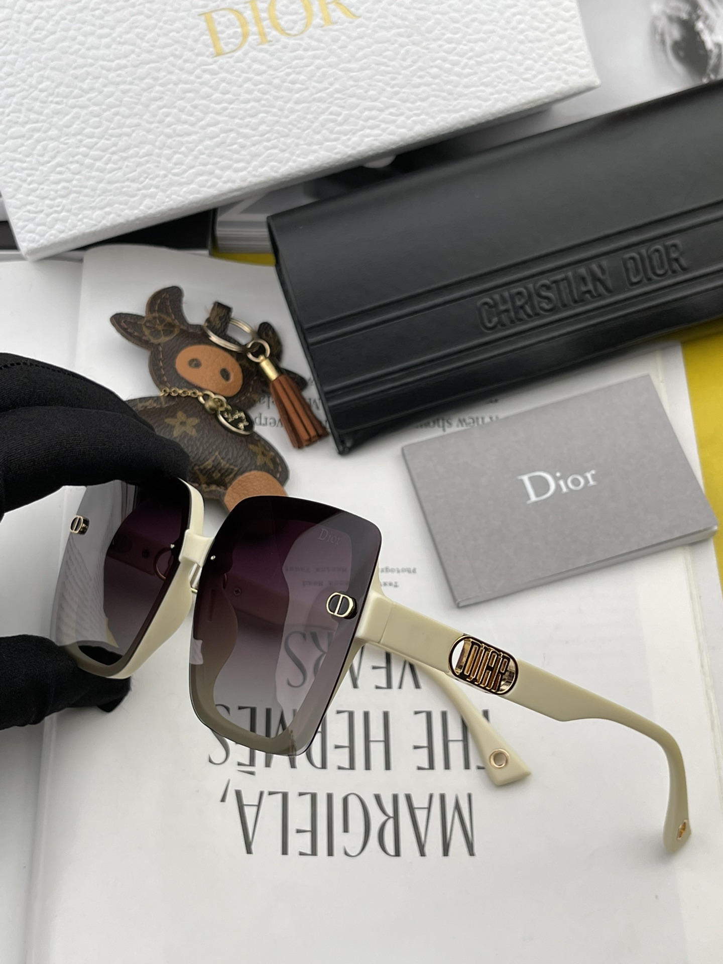 sunglasses Dior CD5610 - vstockx