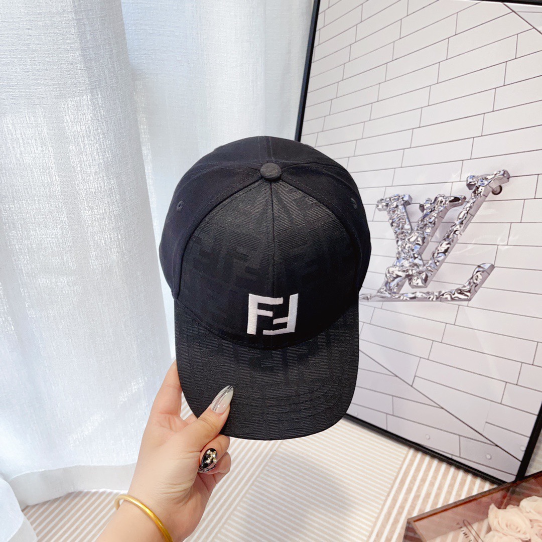 Streetwear Hat Fendi 328926 - vstockx