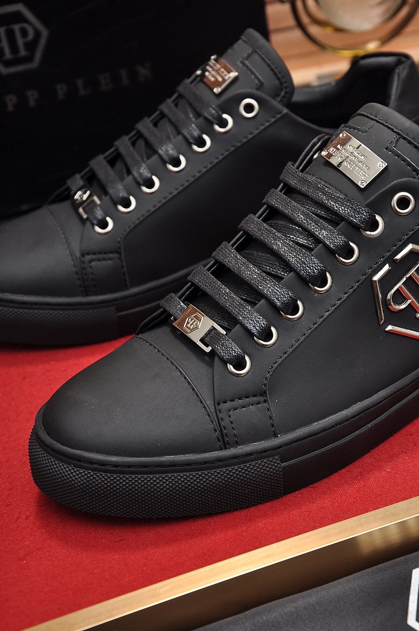 Philipp Plein Low Top Sneakers 29 - vstockx