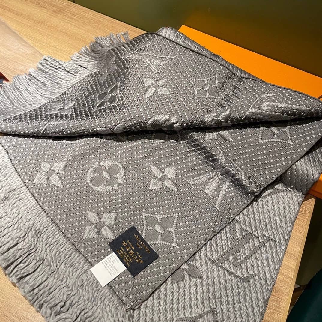 Hat & Scarf Louis Vuitton 4 - vstockx