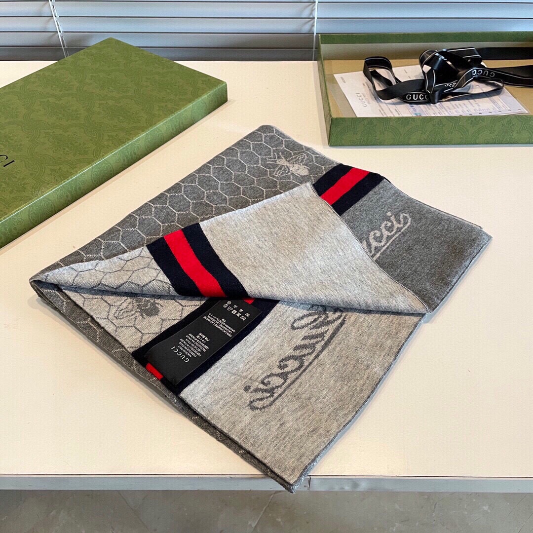Streetwear Scarf GUCCI 329068 size:32*180cm - vstockx