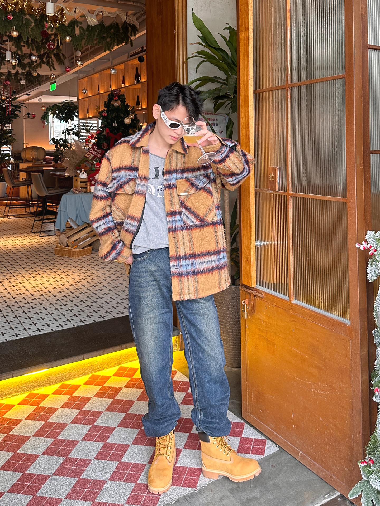 Clothes Louis Vuitton 1326 - vstockx